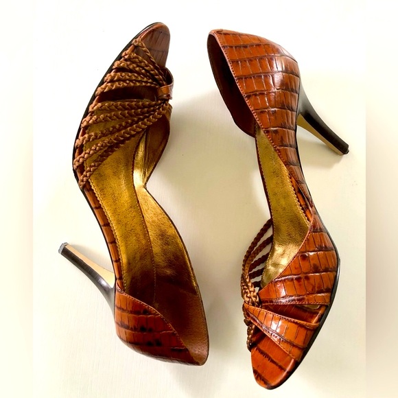 Red Satin pump bow detail 3 inch heel leather sole size 7.5 - Picture 11 of 16